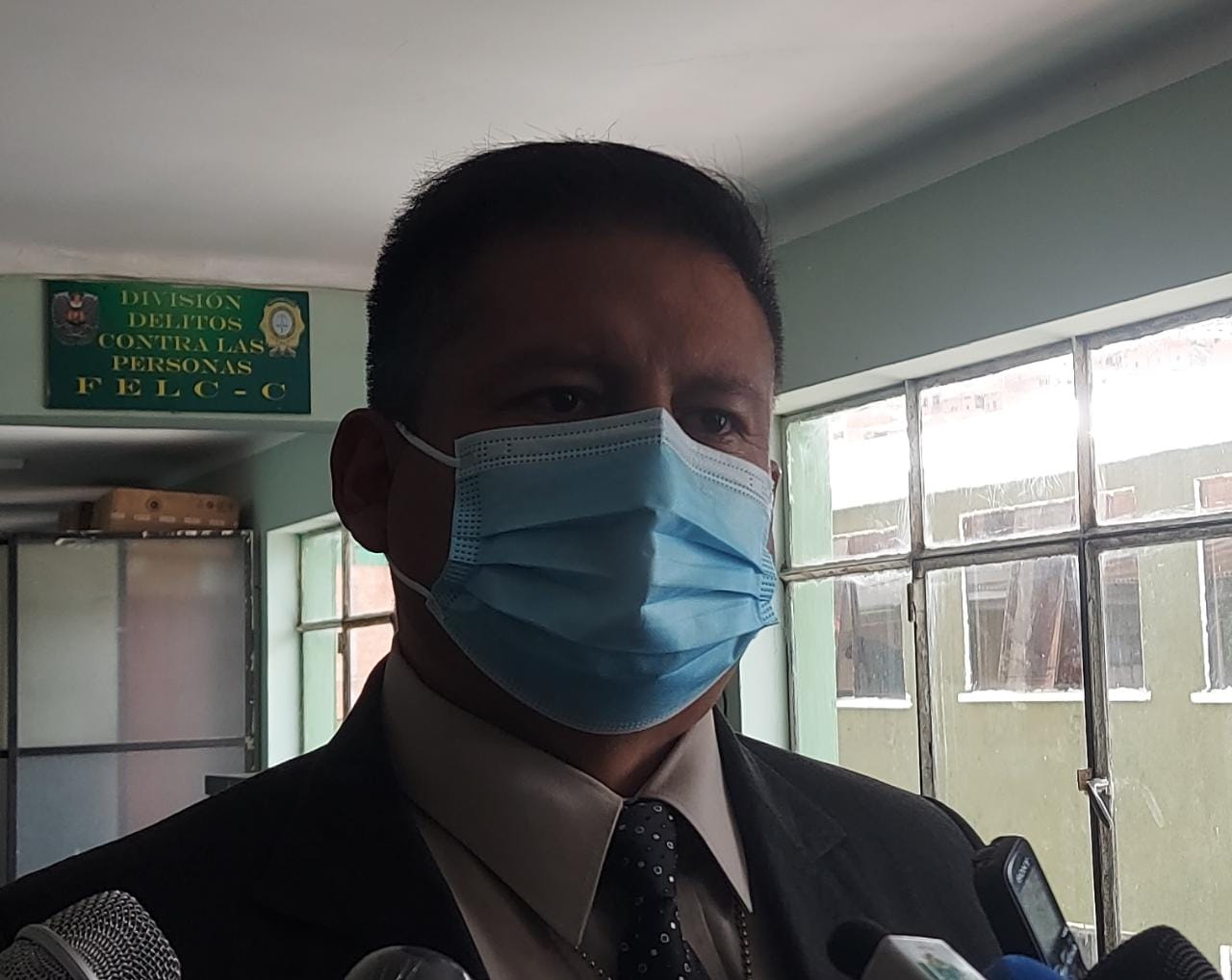 FELCC aprehende a un adolescente por portar un arma de fuego en la zona de Tembladerani