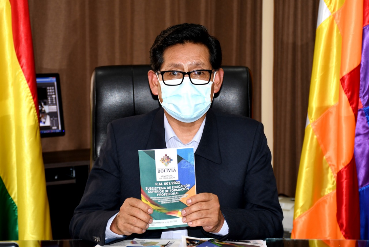 Ministerio de Educación garantiza inicio de clases con textos escolares para los estudiantes