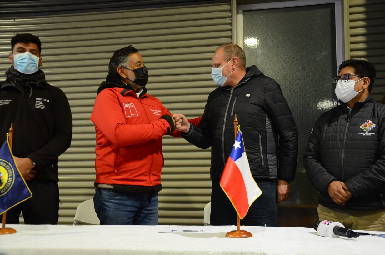 Bolivia busca una solución integral para agilizar tránsito de transportistas en la frontera con Chile