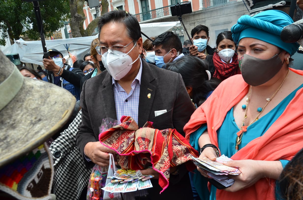 Ministra de la Presidencia pide en Alasita mejor economía, empleo y salud para los bolivianos