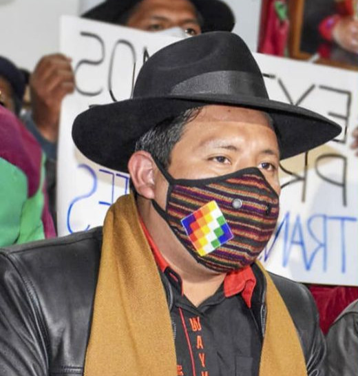 El gobernador Santos Quispe es trasladado al Ministerio Público en calidad de aprehendido