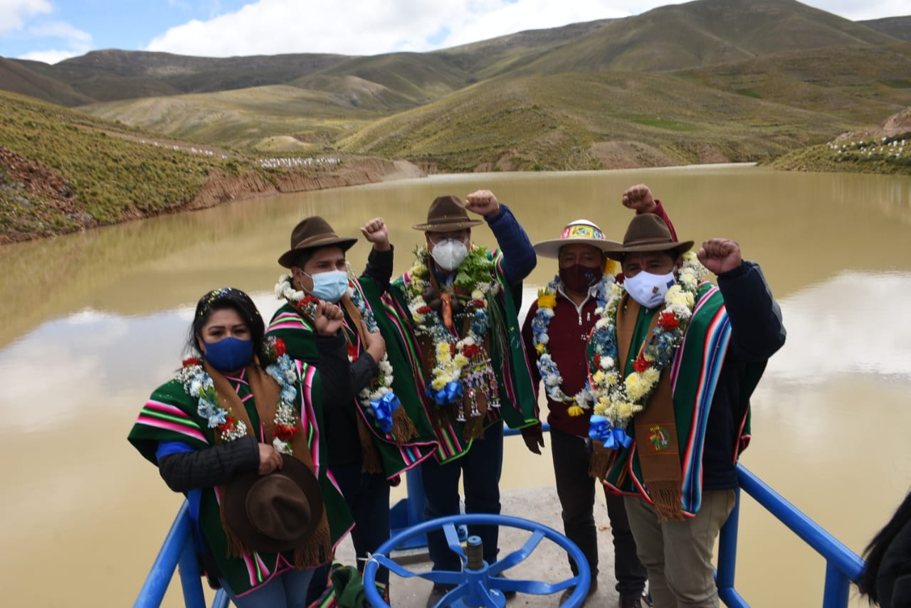 Presidente entrega sistema de riego y presa en el municipio de Huanuni de Oruro (adelanto)