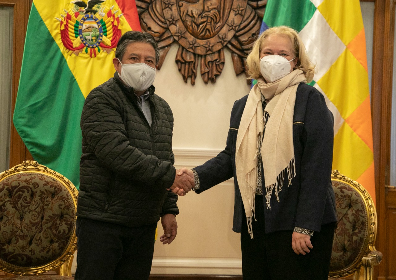 Francia ve a Bolivia como un aliado importante en la lucha contra el cambio climático