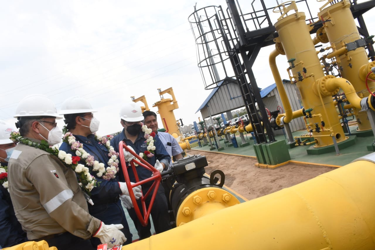 Presidente inaugura obras para suministrar gas al Parque Industrial Latinoamericano en Warnes (amplia)