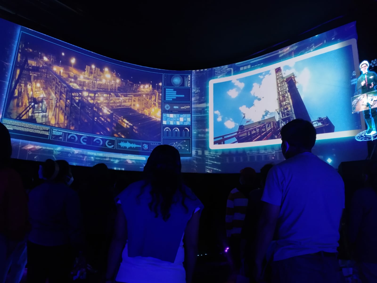 Feicobol: Casi 15.000 personas visitaron el stand de YPFB y destacaron los proyectos de la empresa