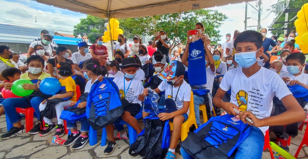 YPFB lleva alegría y esperanza a niños con cáncer en Santa Cruz