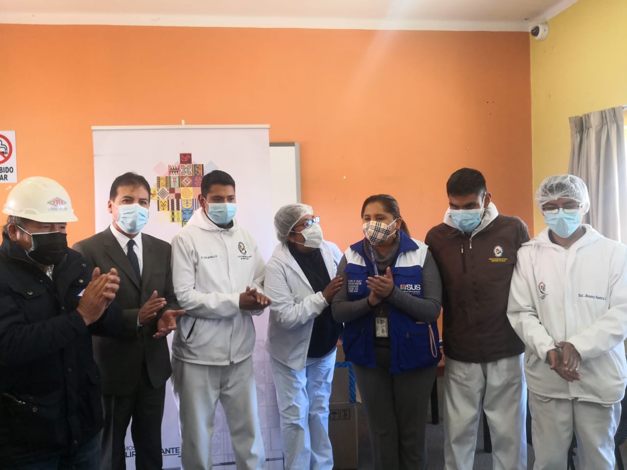 Inmunizan y suscriben a trabajadores petroleros al SUS en La Paz