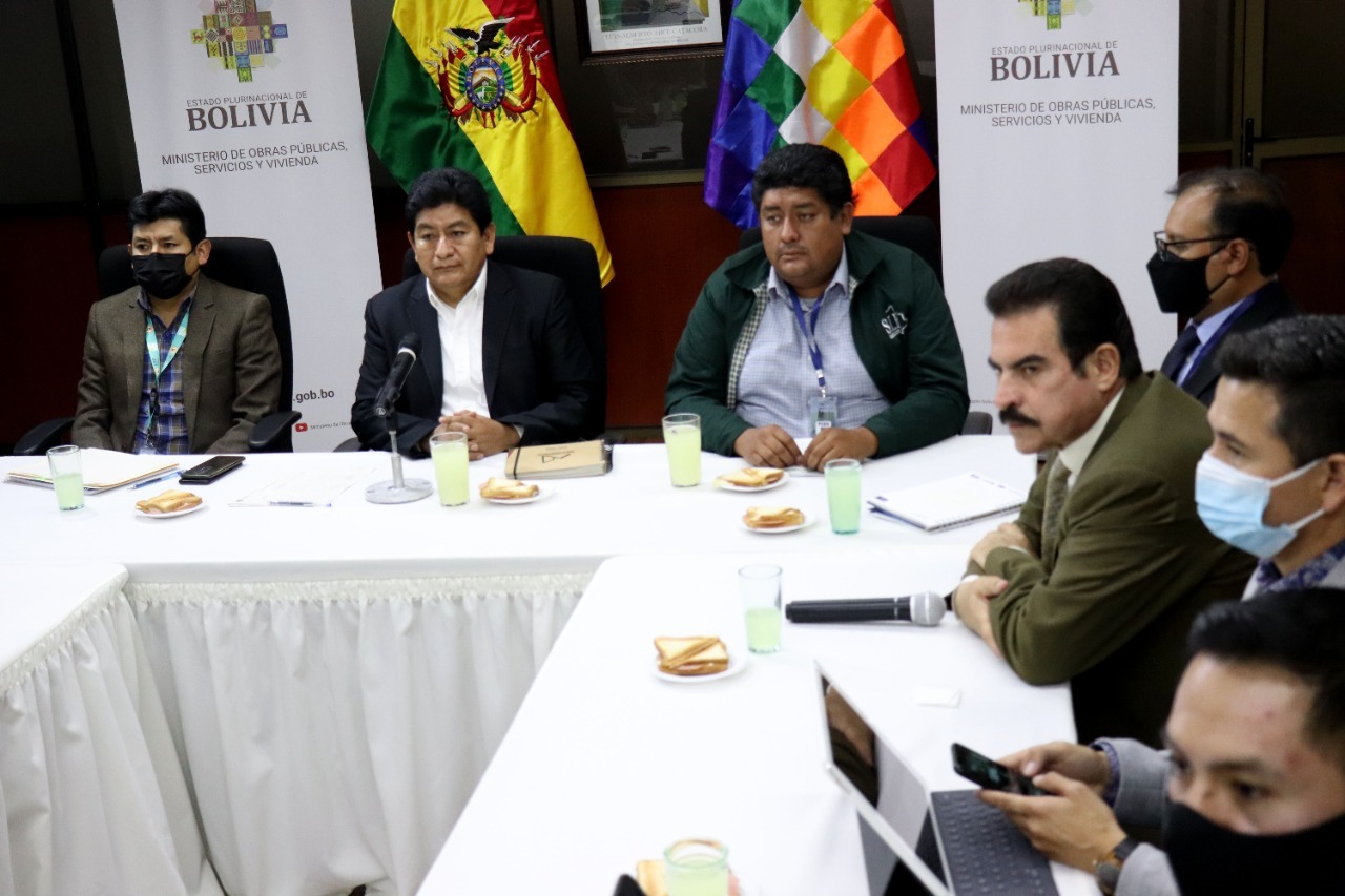 Tren Metropolitano: ministro Montaño y alcalde de Cochabamba se reúnen para definir el trazo de la línea Amarilla