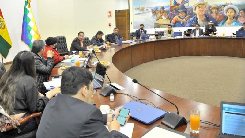 Decreto autoriza a la PGE la contratación directa de servicios especializados para la defensa legal del Estado