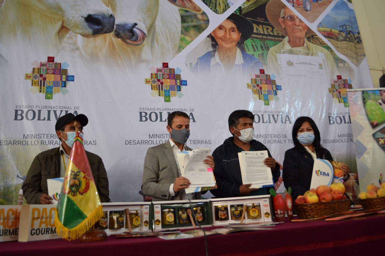 EBA y Soberanía Alimentaria firman convenio para fortalecer la producción de frutas