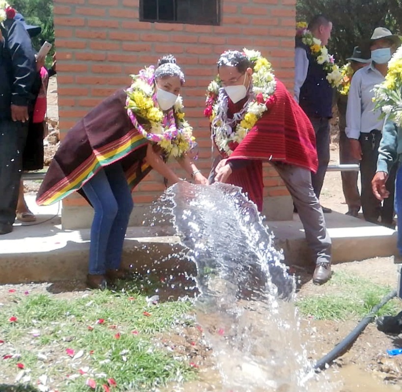 Gobierno entrega sistema de agua para garantizar la producción agropecuaria en Sucre