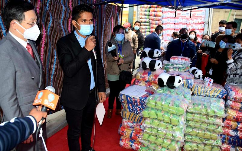 Senado gestiona con la Embajada China donación para familias damnificadas, hogares de niños y ancianos