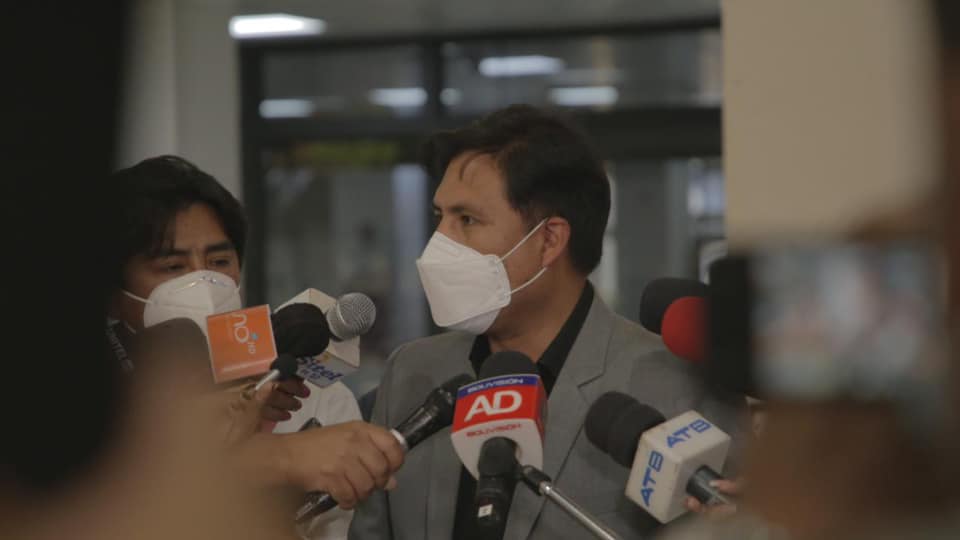 Ministerio de Salud determina validar carnets de vacunación contra el COVID-19 emitidos en el extranjero