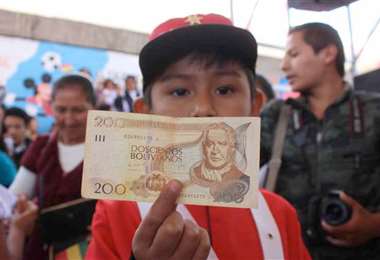 Entel destinó más de Bs 5.000 millones para el Bono Juancito Pinto y la Renta Dignidad en 13 años