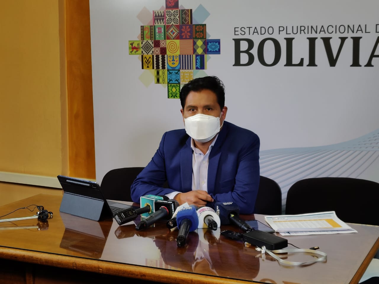 Diagnosticados con COVID-19 no tendrán que repetir la prueba en su seguro para acceder a baja médica (adelanto)