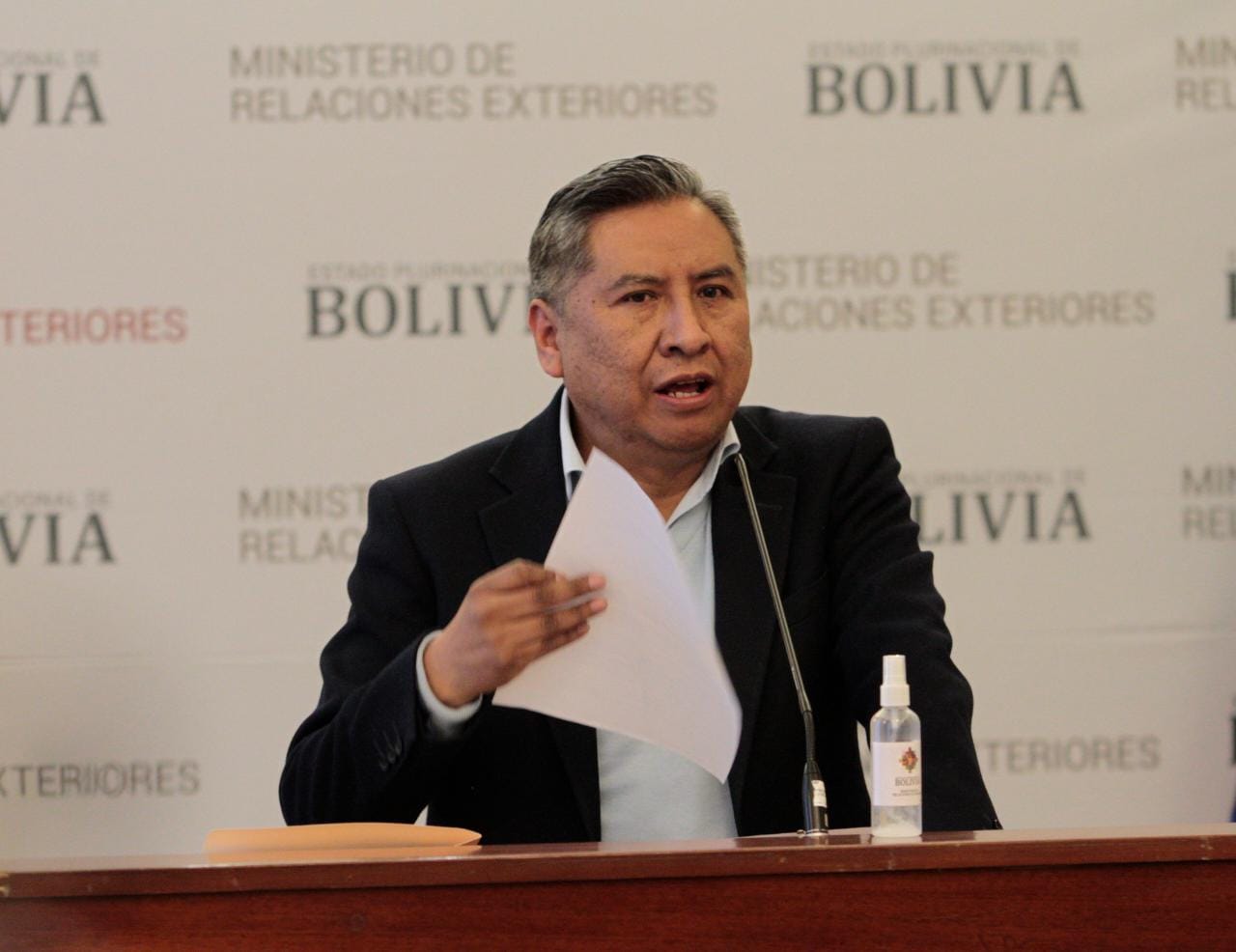 Cancillería inicia proceso penal contra excónsul en Ucrania por cohecho (amplia)