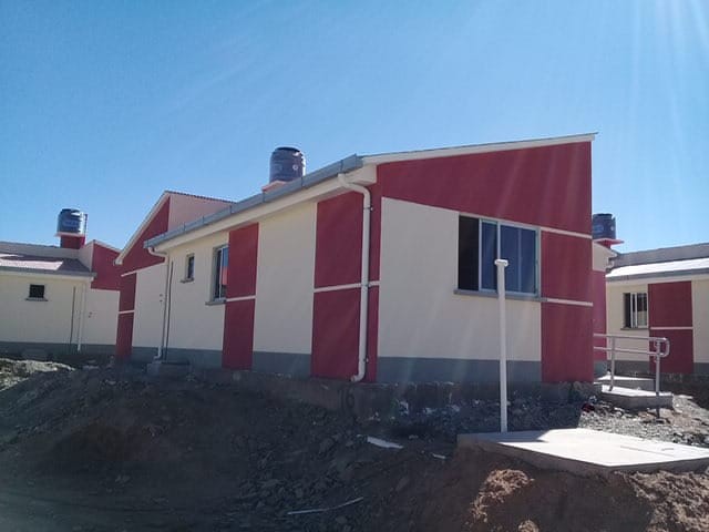 Gobierno entrega 17 viviendas sociales a pobladores de Vichuloma, Oruro