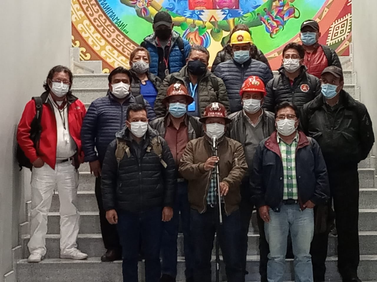 Gobierno y COB acuerdan congelar incremento al salario básico y aprueban incremento del 2% para el salario mínimo nacional (adelanto)