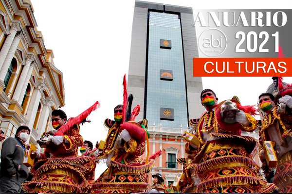 De “gasto absurdo” a la reivindicación de la revolución democrática y cultural