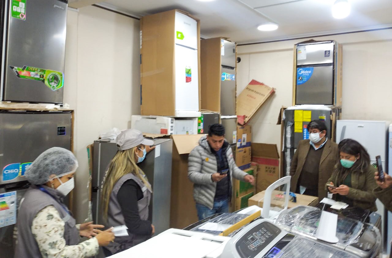 Intervienen galería de El Alto por venta de productos chinos como si fueran brasileros