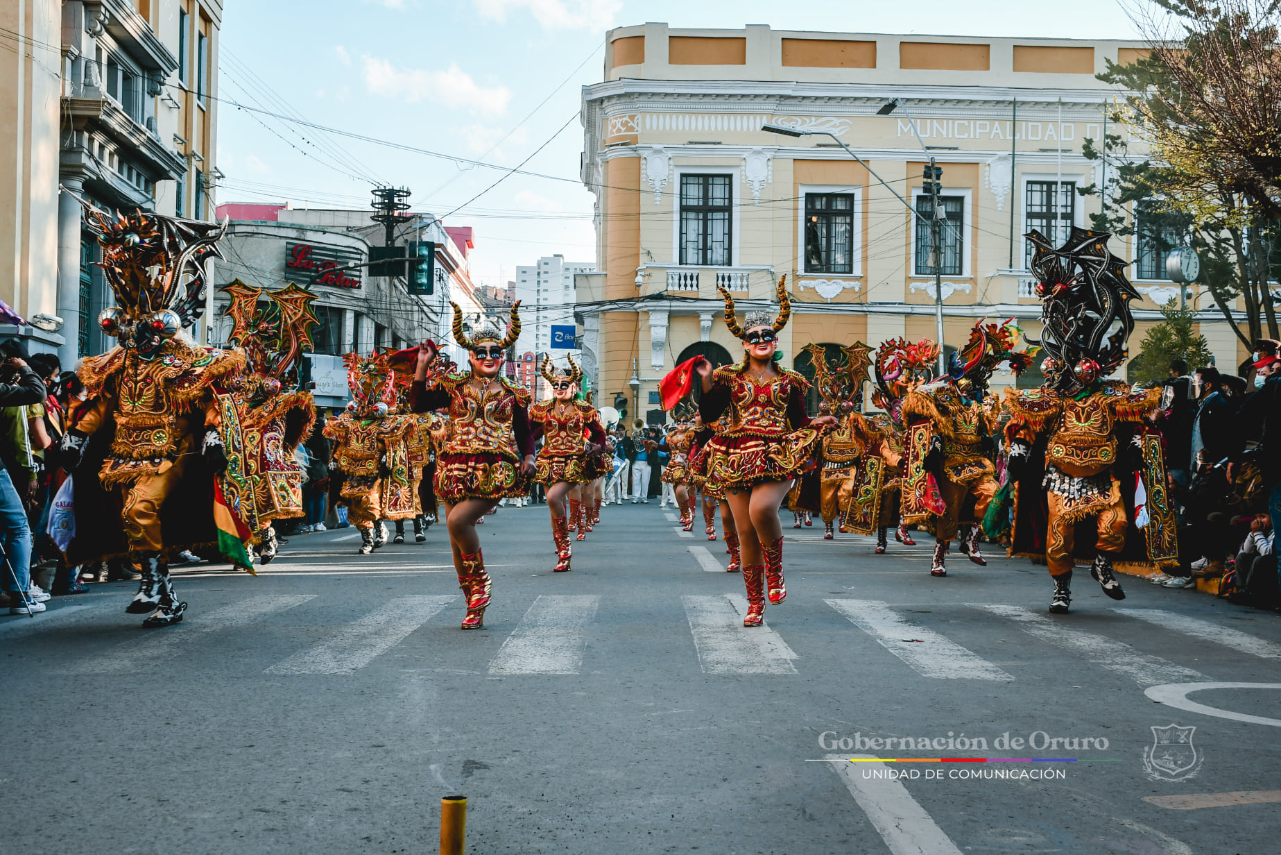 El 80% de los danzarines del Carnaval de Oruro fue inmunizado contra el COVID-19