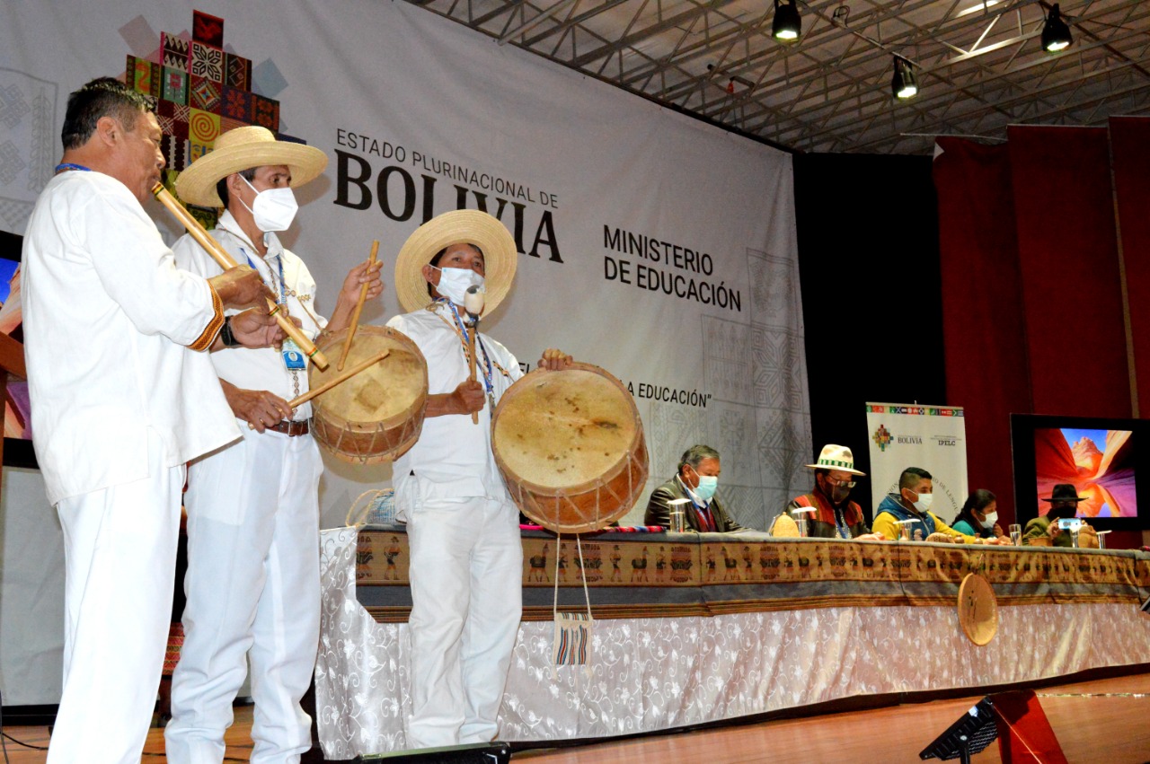 Encuentro plurinacional impulsa políticas educativas para los pueblos indígenas originarios y afrobolivianos