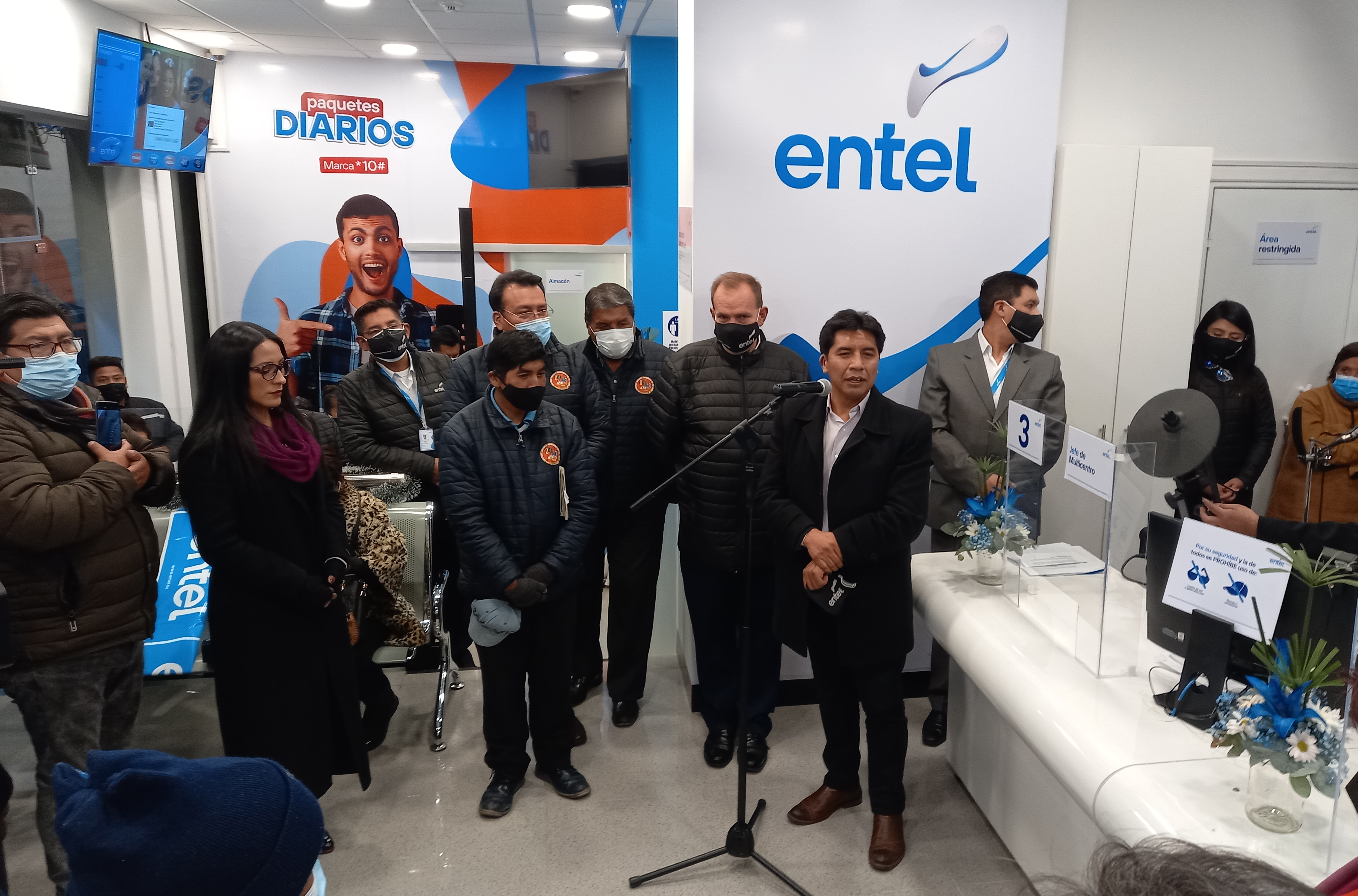 Entel estrena nuevo Multicentro en el corazón de la feria 16 de Julio de El Alto