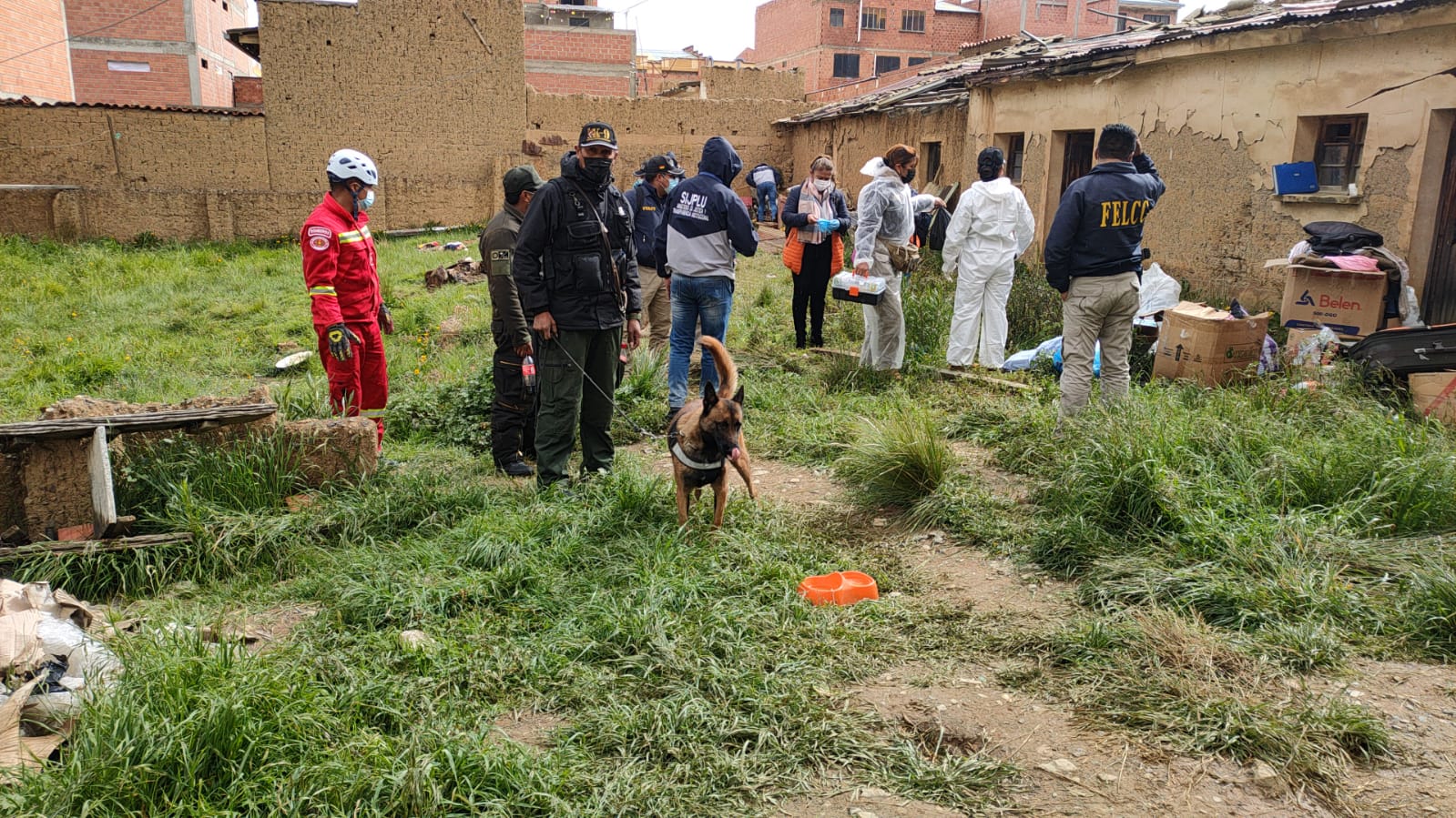 El Alto: Policía encuentra una fosa en la casa del feminicida serial
