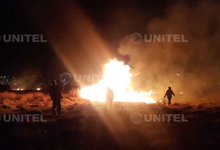 Reportan incendio de magnitud en la laguna Alalay que causó alarma en Cochabamba