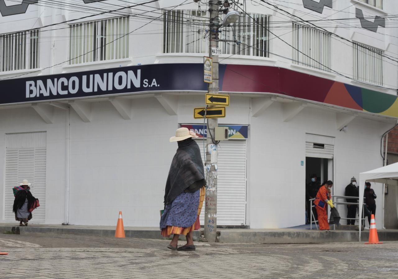 Banco Unión propone una agencia modelo en seguridad y operatividad financiera en Batallas