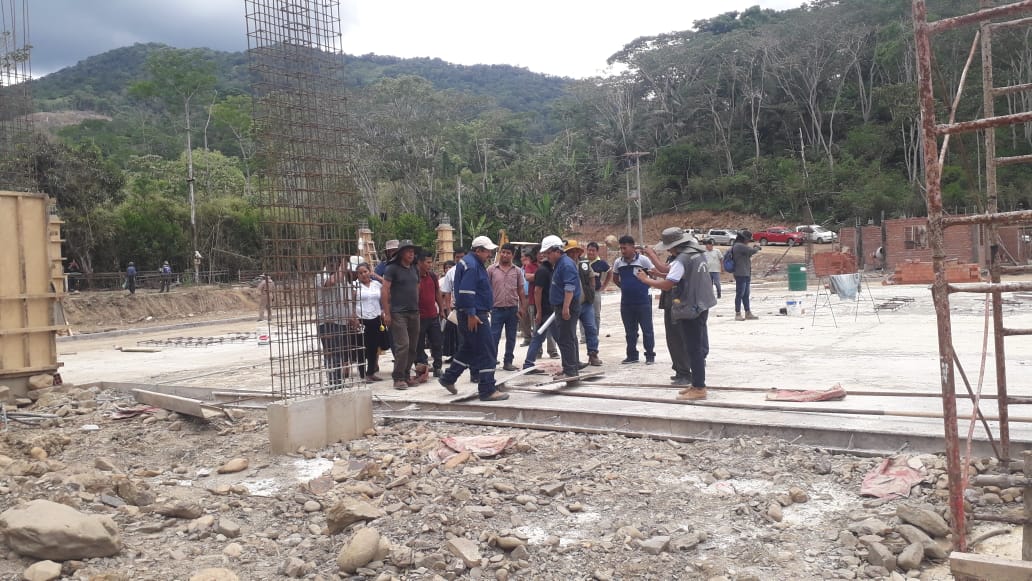 Inspeccionan la construcción de la planta de producción de abonos en el cantón Carrasco de Caranavi
