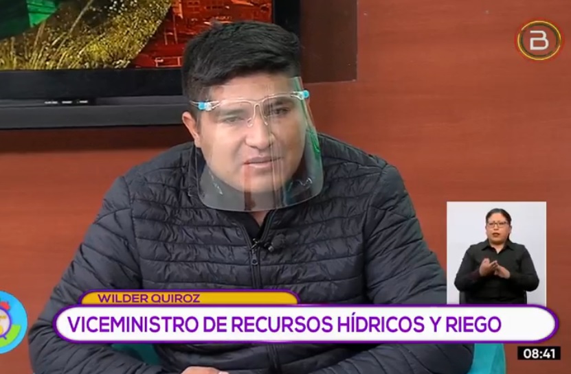 Jóvenes de Bolivia realizarán campaña binacional de limpieza del lago Titicaca