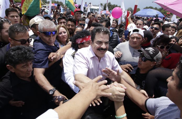 El COVID-19 aísla a Manfred Reyes Villa, candidato a la Alcaldía de Cochabamba