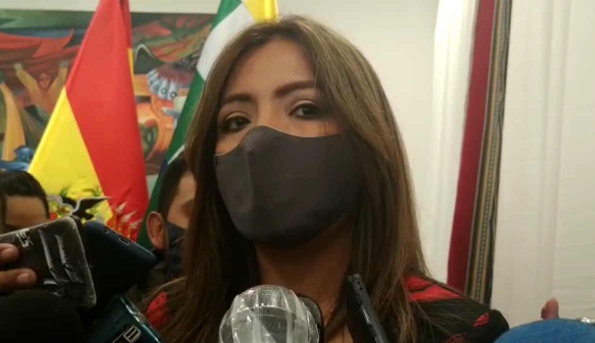 Viceministra de Comunicación convoca a gobiernos subnacionales a trabajo conjunto en información y motivación para vacunación masiva