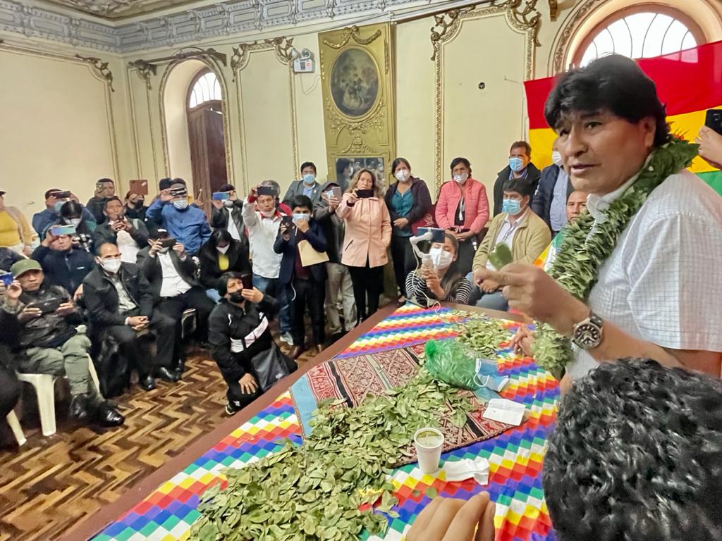 Evo Morales plantea crear un Consejo Andino de Productores de Coca