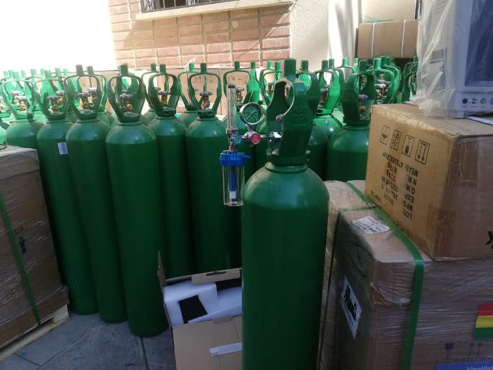 Silva garantiza suministro de oxígeno para hospitales y anuncia sanciones para especuladores