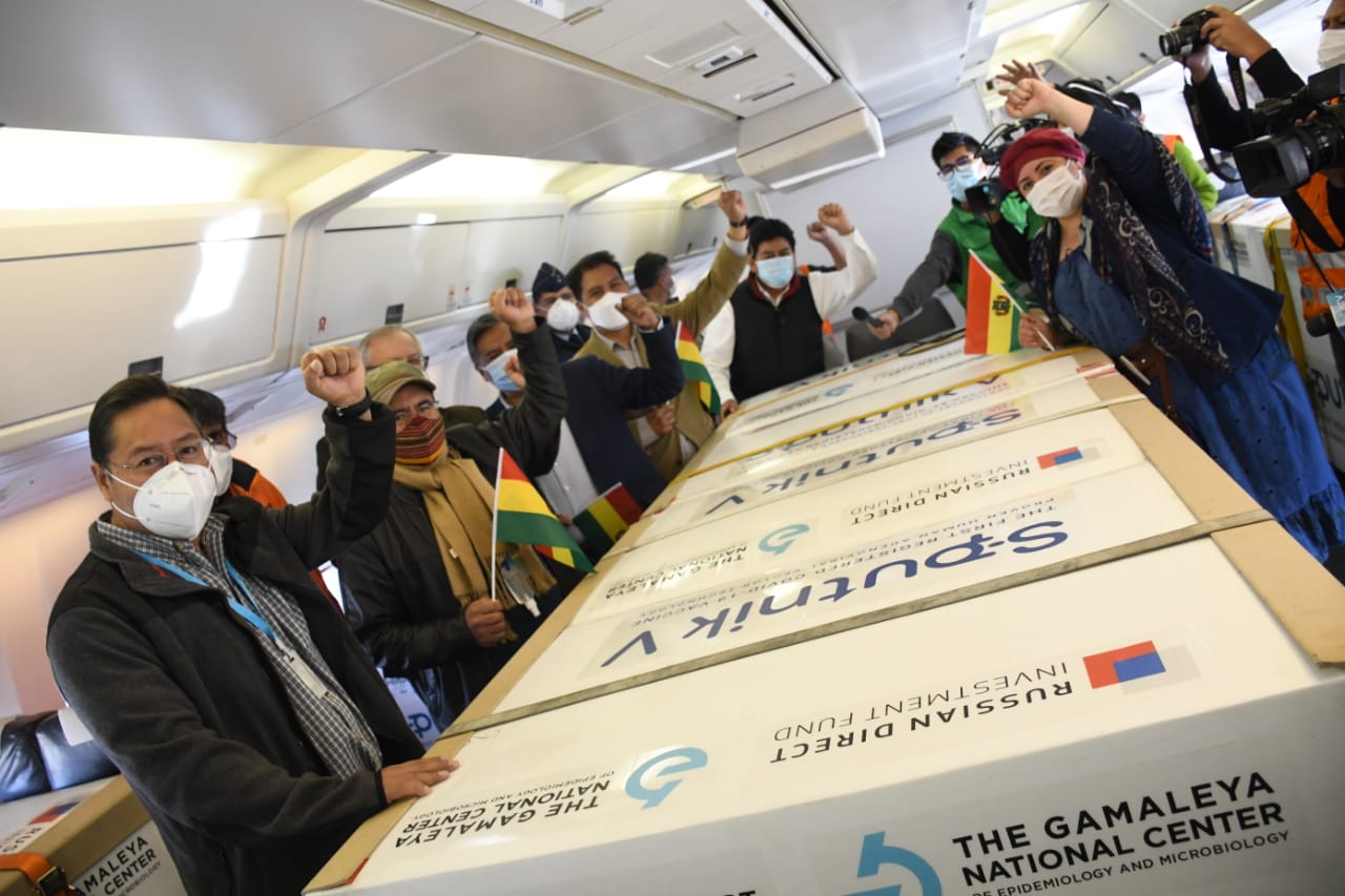 Llegó a Bolivia un nuevo lote de 400.000 vacunas Sputnik V (adelanto)