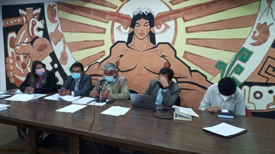 Padres de familia de La Paz piden “Bono estudiantil” en efectivo