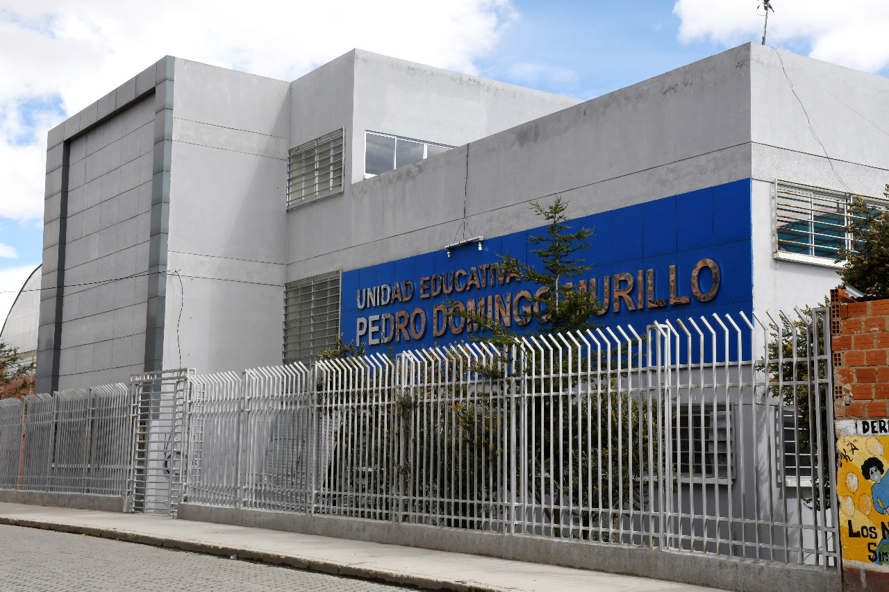 Presidente Arce entrega la unidad educativa Pedro Domingo Murillo en El Alto en su mes aniversario (amplia)
