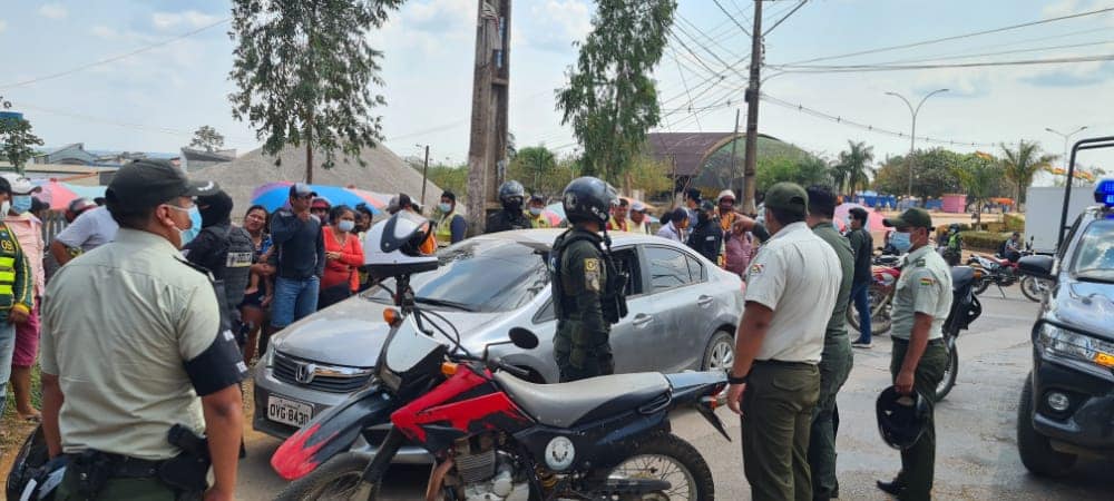Policía recupera un vehículo robado en Brasil y aprehende a tres supuestos delincuentes brasileros en Pando