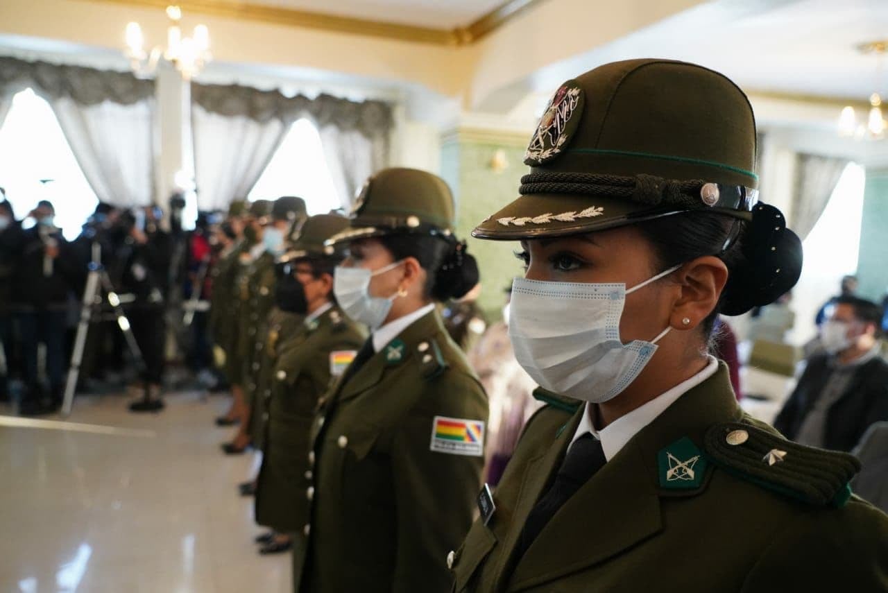 Gobierno lanza los programas Mujer Policía y Felcv Digna