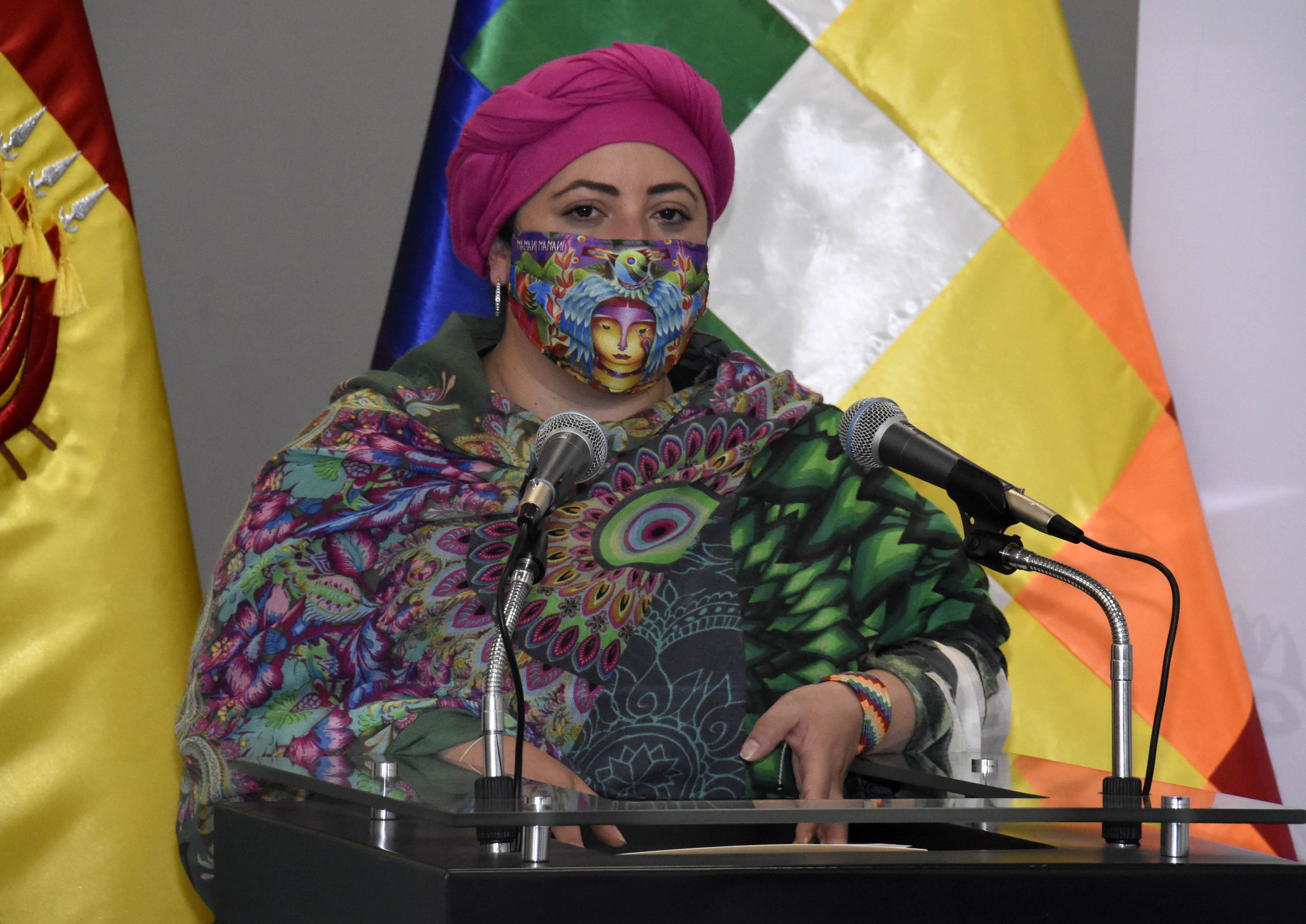 Ministra Prada a Camacho: “Santa Cruz no es su hacienda”