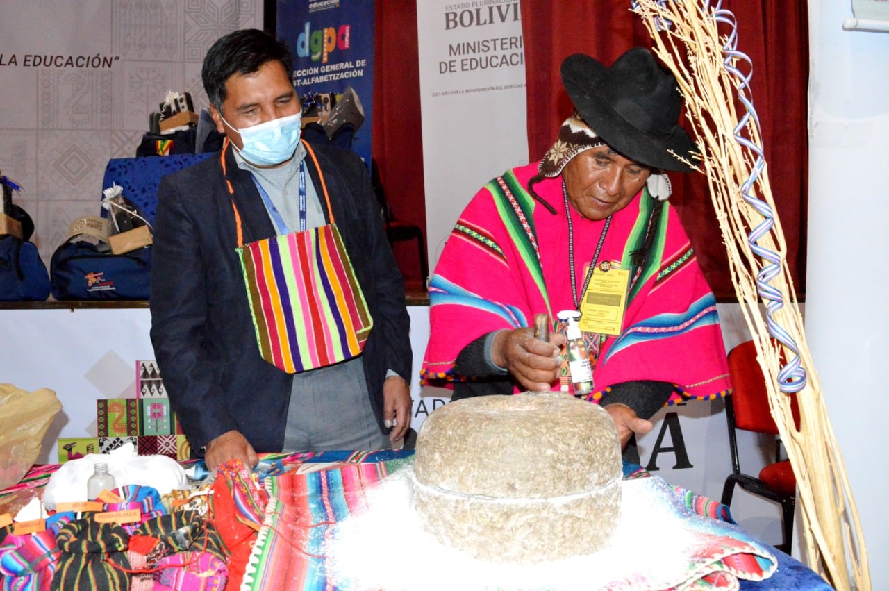 Ministerio de Educación premia a ganadores de las Olimpiadas del Saber del Adulto Mayor 2021