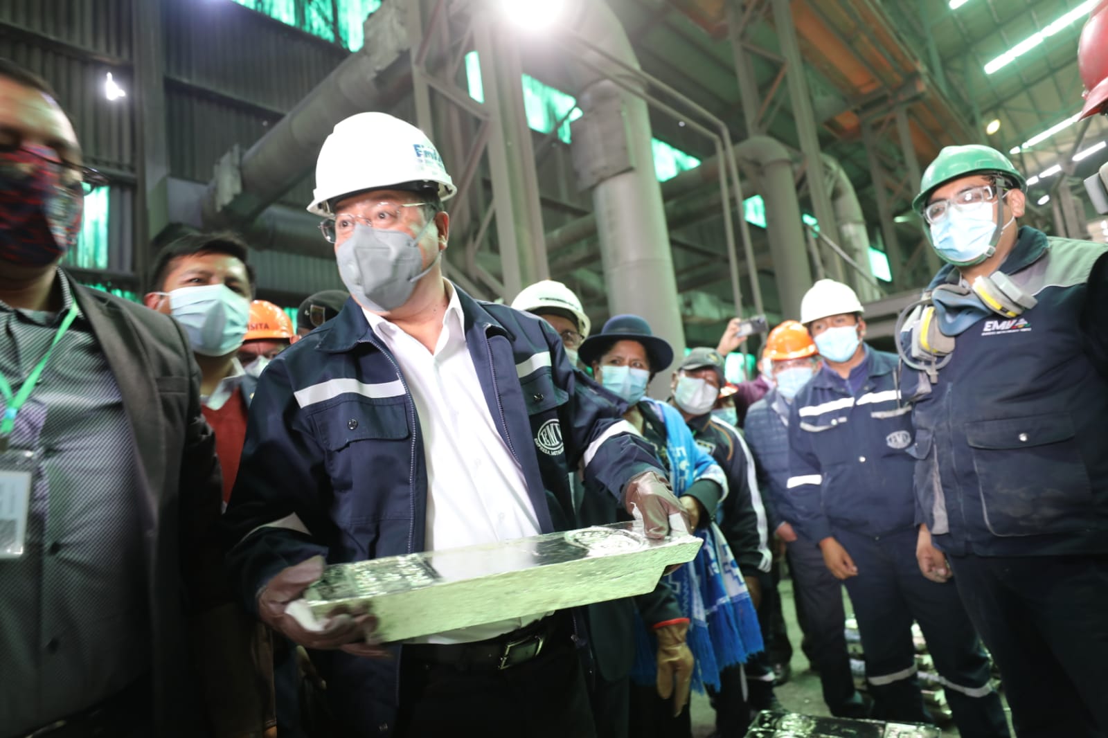 Presidente participa en los 51 aniversario de la Empresa Metalúrgica Vinto y entrega moderna planta de oxígeno