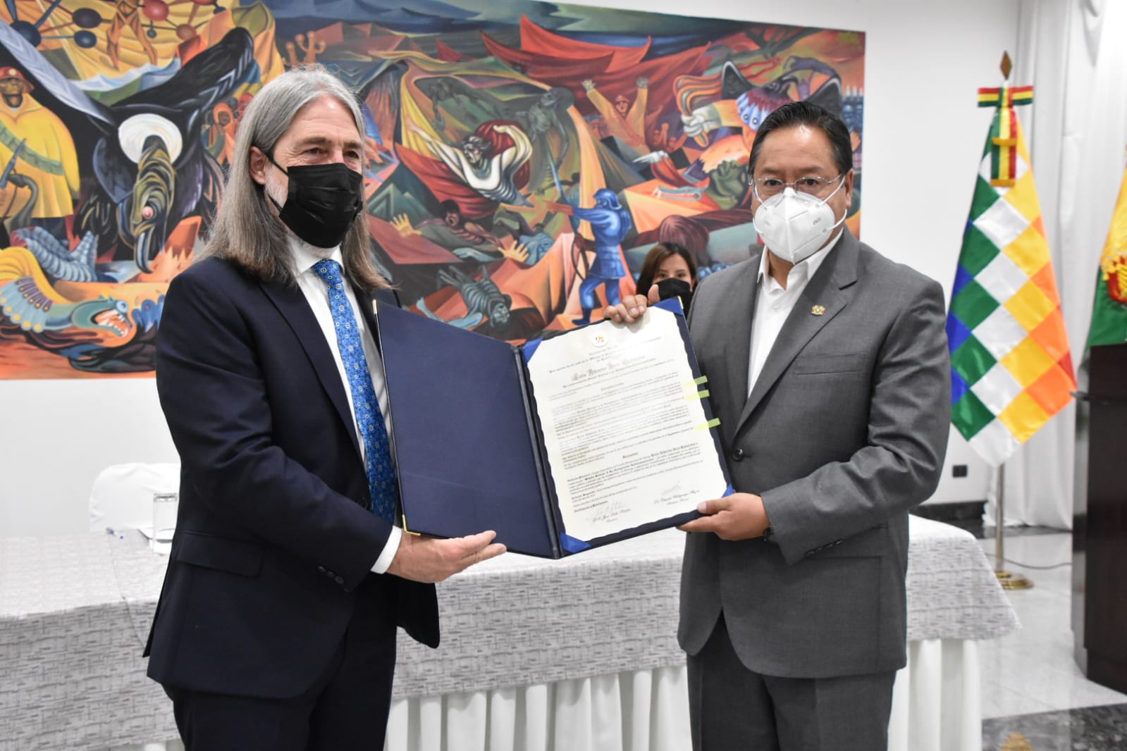 Parlamento Andino otorga condecoración 'Simón Bolívar' al presidente Arce por su aporte a la democracia y a la integración (Amplia)