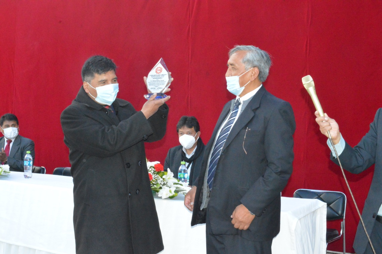 Reconocen al Ministro de Educación por su aporte a la educación técnica tecnológica