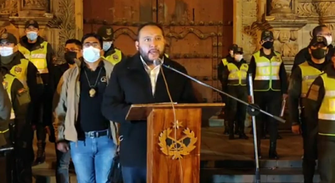 Policía Boliviana lanza operativo para garantizar la libre transitabilidad de la población este lunes