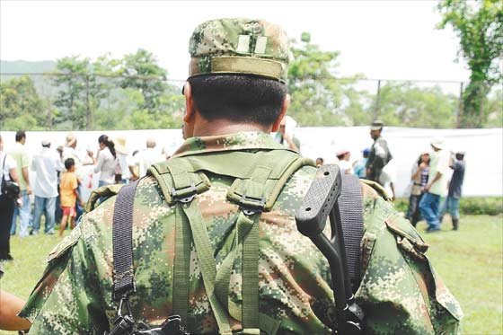 Asesinan a líder social y a su familia en Colombia
