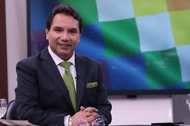 Analista: Decisión del TCP allana candidaturas de Manfred y Dockweiler