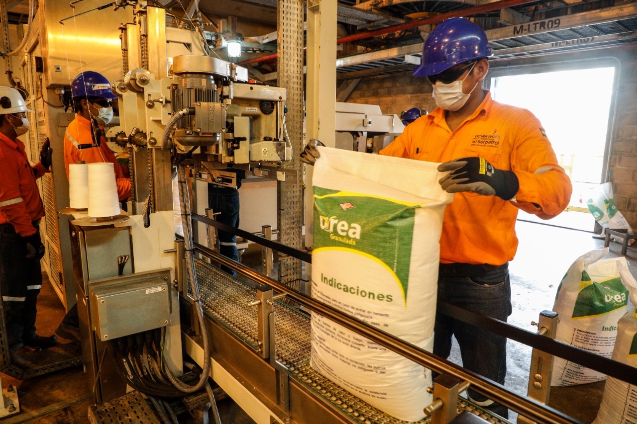 Venta de urea supera los $us 50 MM en tres meses de producción de la PAU